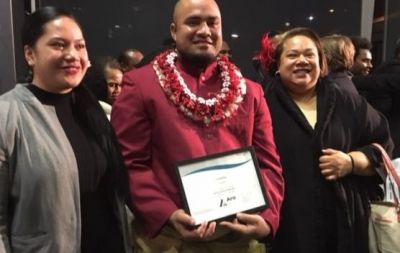 &#039;Oku &#039;asi he taa ni mei hema &#039;a e tuofefine &#039;o &#039;Oini Saafi ko Siofau Saafi,  &#039;Oini Saafi mo e tehina &#039;o e fa&#039;e &#039;a &#039;Oini Saafi ko Fehi Langalanga Vikilani. Faitaa &#039;a e Kaniva Tonga