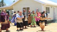 Kamata hiki &#039;a e kainga &#039;Atataa ki honau kolo fo&#039;ou