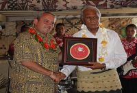 Ko Hon. Justin Tkatchenko ‘o Papua Niukini mo e ‘Eiki Palēmia, Hon. Samuela ‘Akilisi Pohiva ‘o Tonga.
