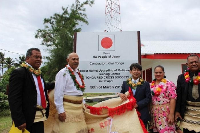 Governor of Ha’apai Hon. Mo’ale Finau, Secretary General of Tonga Red Cross Society Mr. Sione Taumoefolau, Japanese Ambassador to Tonga, His Excellency Mr. Yukio,Deputy CEO for the Ministry of Finance Natalia Latu