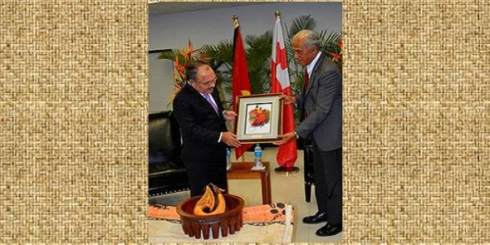 The Prime Minister of Tonga, Hon. Samuela ‘Akilisi Pohiva with the Prime Minister of PNG, Hon. Peter O’Neill