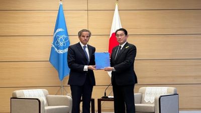 The IAEA's report on Japan's nuclear wastewater plan was presented to Japanese prime minister Fumio Kishida last week. Photo: Supplied / Twitter / Rafael Grossi