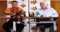 srael Folau (left) finds a level-headed politician in Queensland’s MP Clive Palmer (right) to support Folau’s application to re-enter Australian rugby league competition. Palmer supports Folau’s free-speech rights in Australian society and issued a warning to anyone obstructing Folau’s free-speech rights will be dealt with. (Photo: NCA NewsWire/Tertius Pickard).