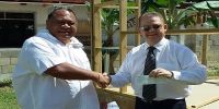 Fuka Kitekei&#039;aho &#039;i he&#039;ene tali &#039;a e tokoni mei a Robert Matthews ko e CEO &#039;a e Tonga Power Limited