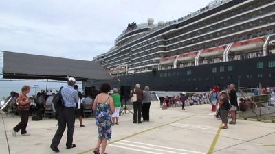 Queen Elisabeth &#039;i he&#039;ene no&#039;o he Uafu Vuna