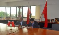 Hon. ‘Akilisi Pohiva, Prime Minister of the Kingdom of Tonga and H.E. Mr. Huang Huaguang, Ambassador of the People’s Republic of China in the Kingdom of Tonga