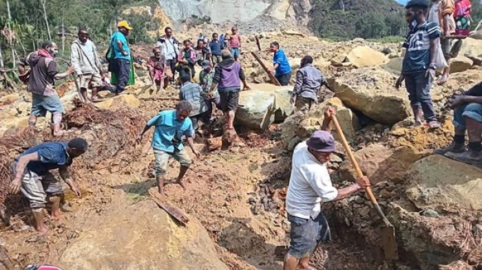 PNG landslide buried more than 2000 people alive