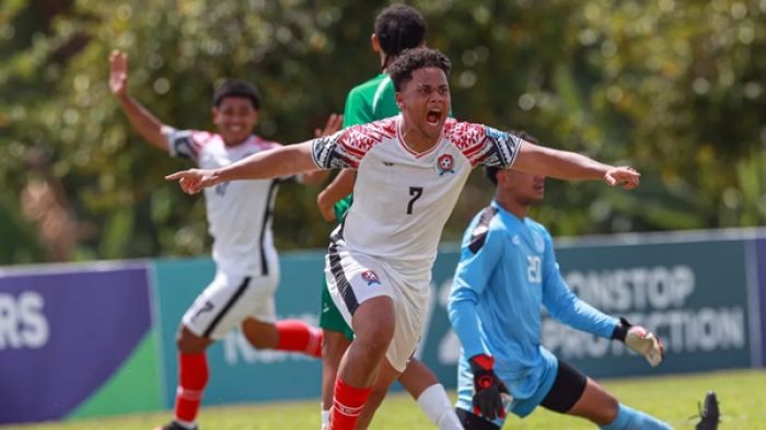 Tonga keep their FIFA World Cup hopes alive after beating the Cook Islands