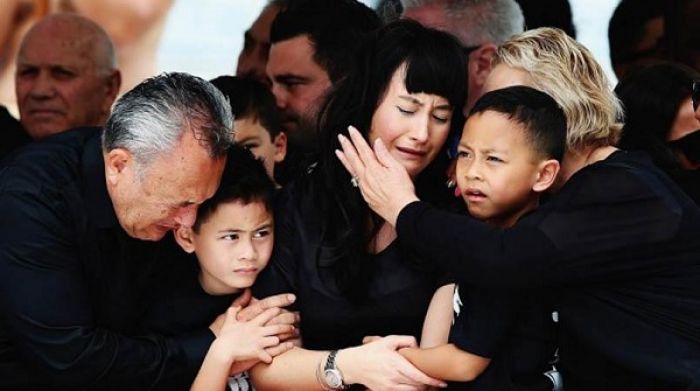 Lomu's wife Nadene and Kids